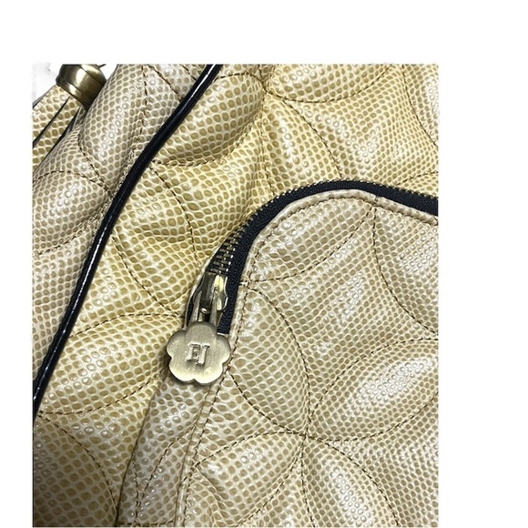 Vintage! Eric Javits quilted leather shoulder bag in tan with black patent trim - Picture 4 of 13